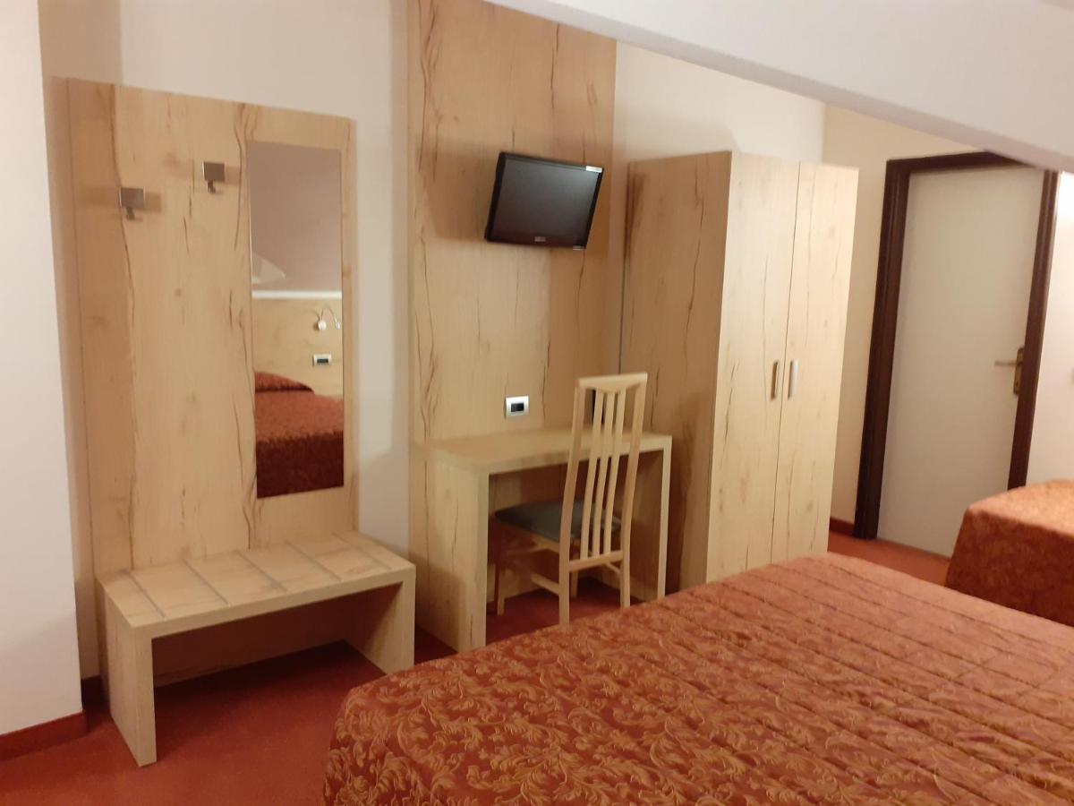 Hotel Des Alpes Castione della Presolana Eksteriør bilde