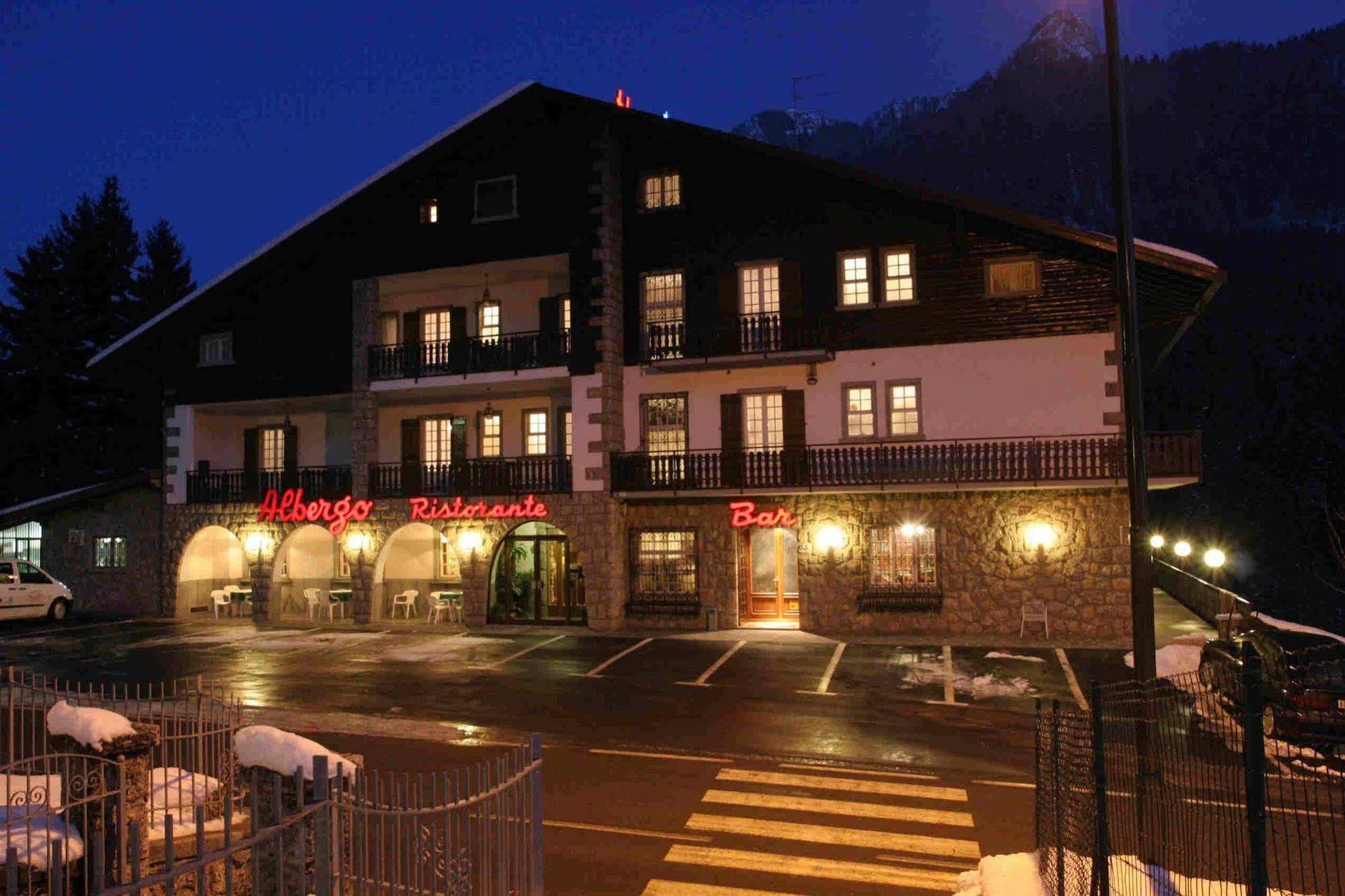 Hotel Des Alpes Castione della Presolana Eksteriør bilde