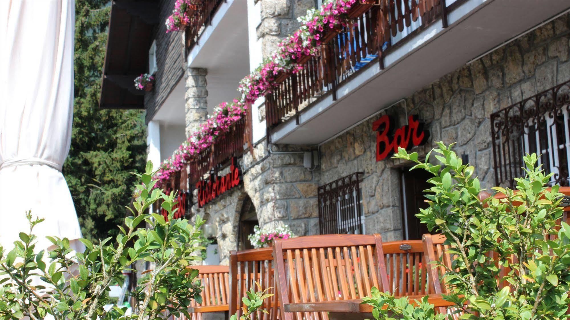 Hotel Des Alpes Castione della Presolana Eksteriør bilde