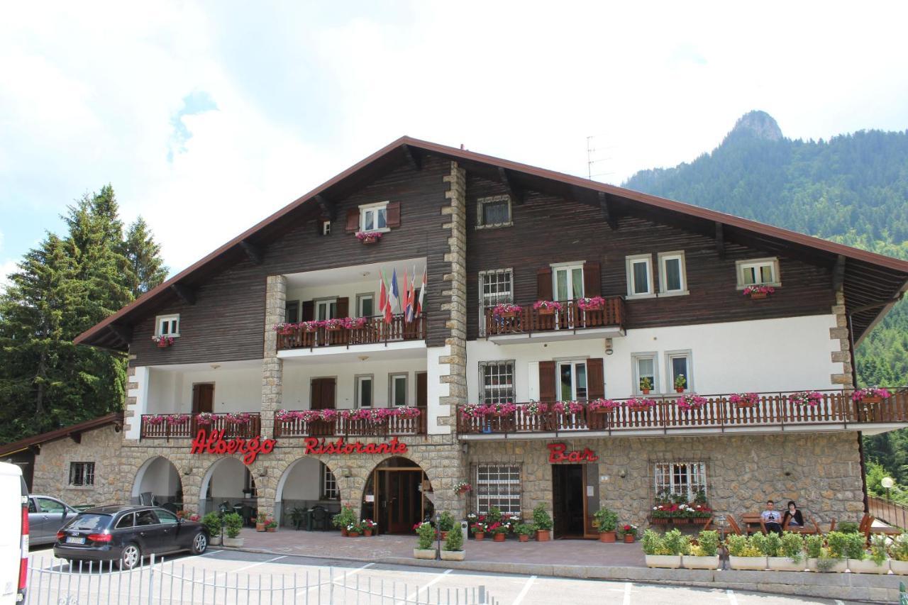 Hotel Des Alpes Castione della Presolana Eksteriør bilde
